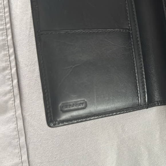 COACH Passport Wallet, Black with white stitching. Beautifull condition. - Picture 8 of 8